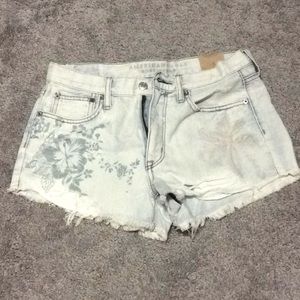 American Eagle light wash shorts